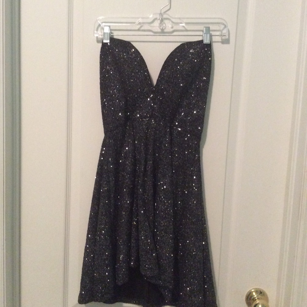 Windsor Black Sparkly V-neck Cocktail Dress